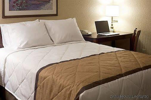 Suburban Studios Macon North Habitación foto
