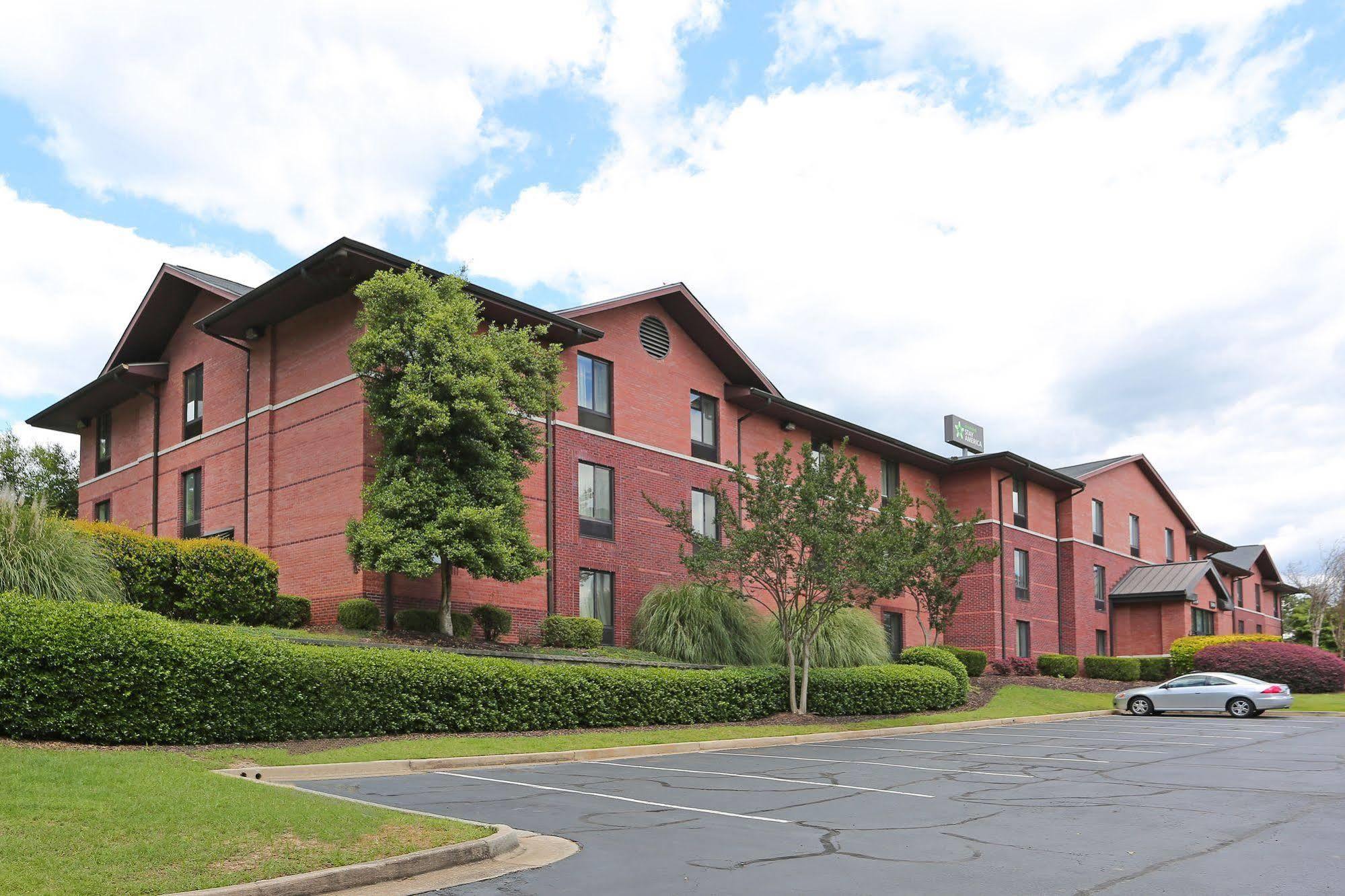 Suburban Studios Macon North Exterior foto